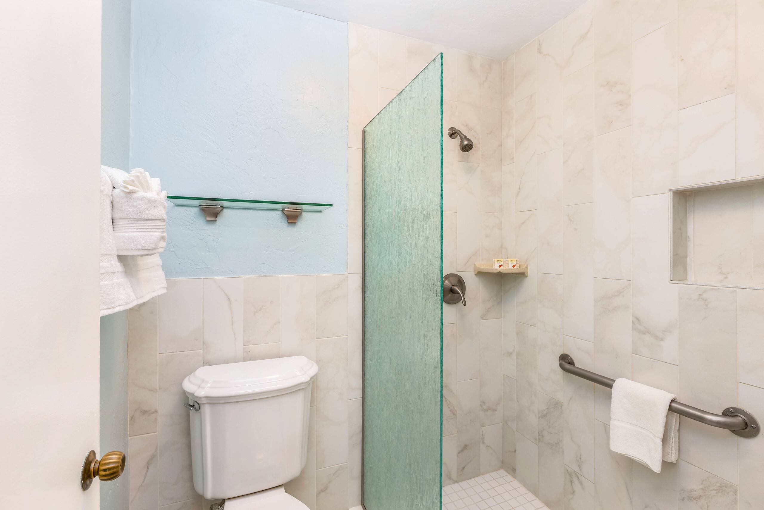 Plantation Hale B13, Kapaa Town, No Resort Fees - Photo 14