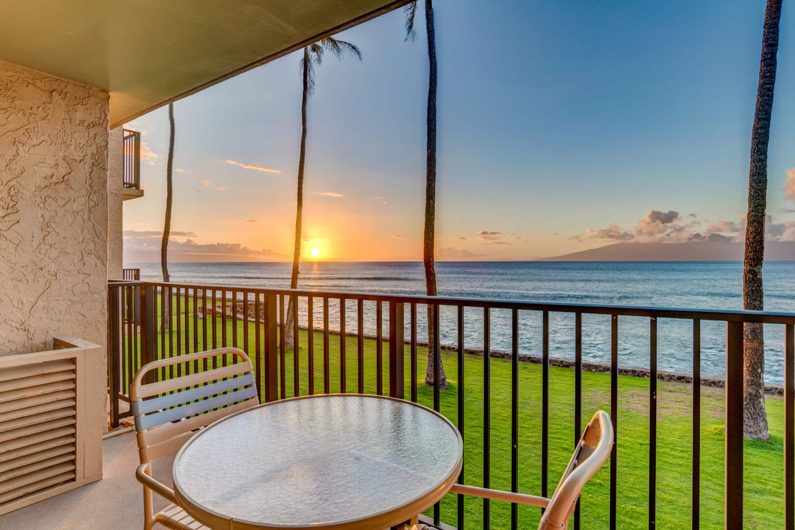 Condo in Lahaina · ★4.89 · 1 bedroom · 1 bed · 1 private bath - Image 15