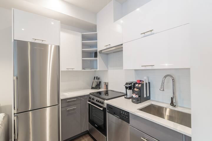 Condo with Private Balcony gallery image 2