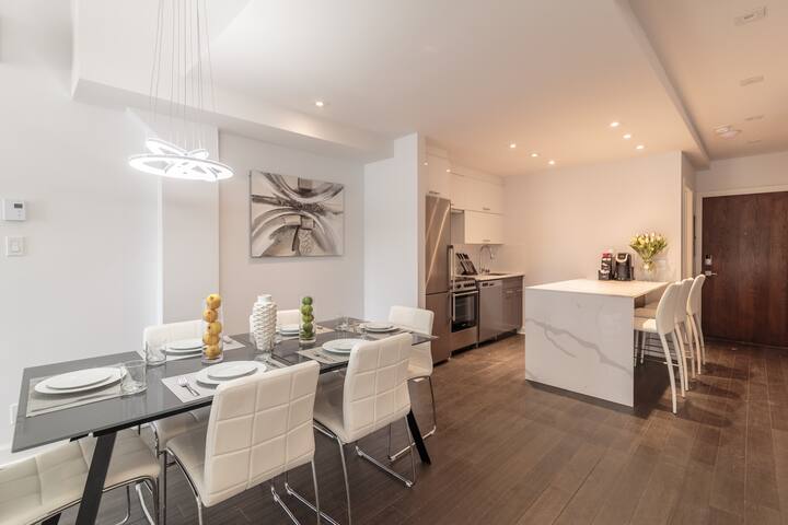 Stylish 3-Bedroom Condo with Hot Tub! gallery image 2