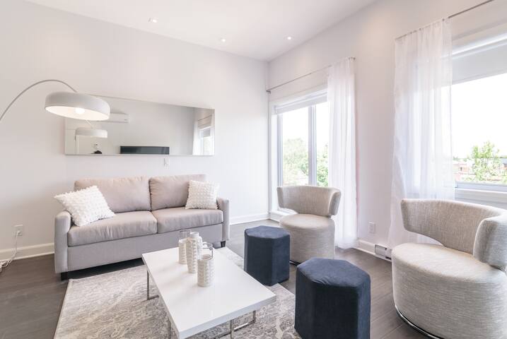 Stylish 4-Bedroom Condo with Hot Tub! gallery image 3