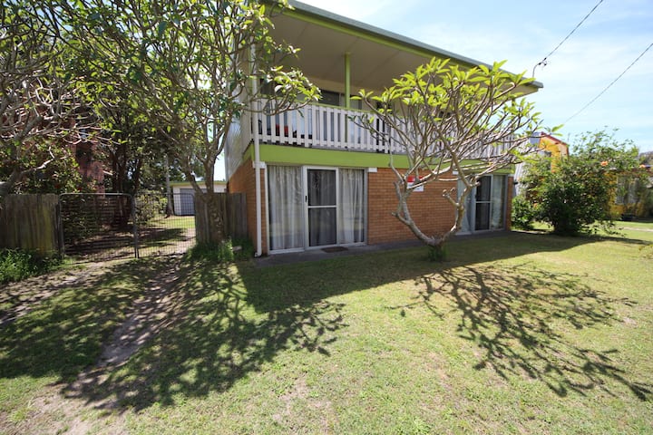 Large Holiday Home Opposite The Creek With Plenty Of Room For All The Family - Hat Head