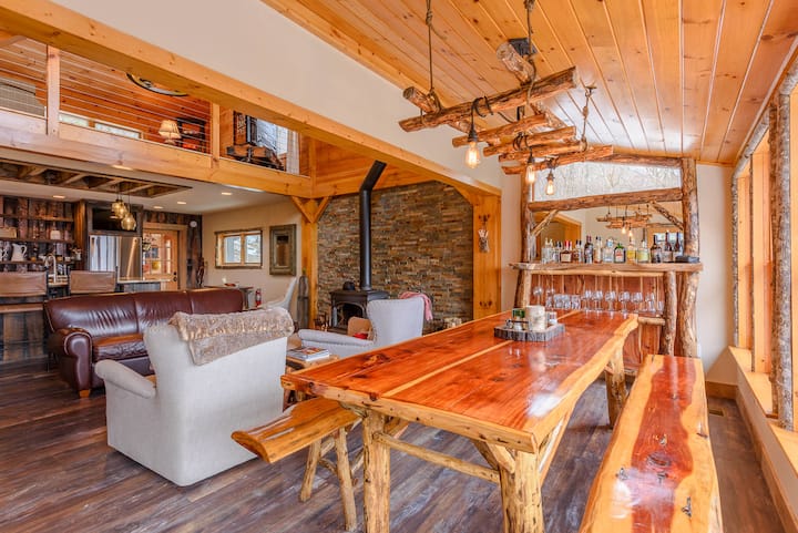 Luxury Mountain Cabin With Views - Sugar Mountain, NC