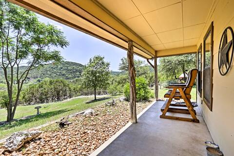 Cozy Medina Cottages w/ Patio & Mountain Views!