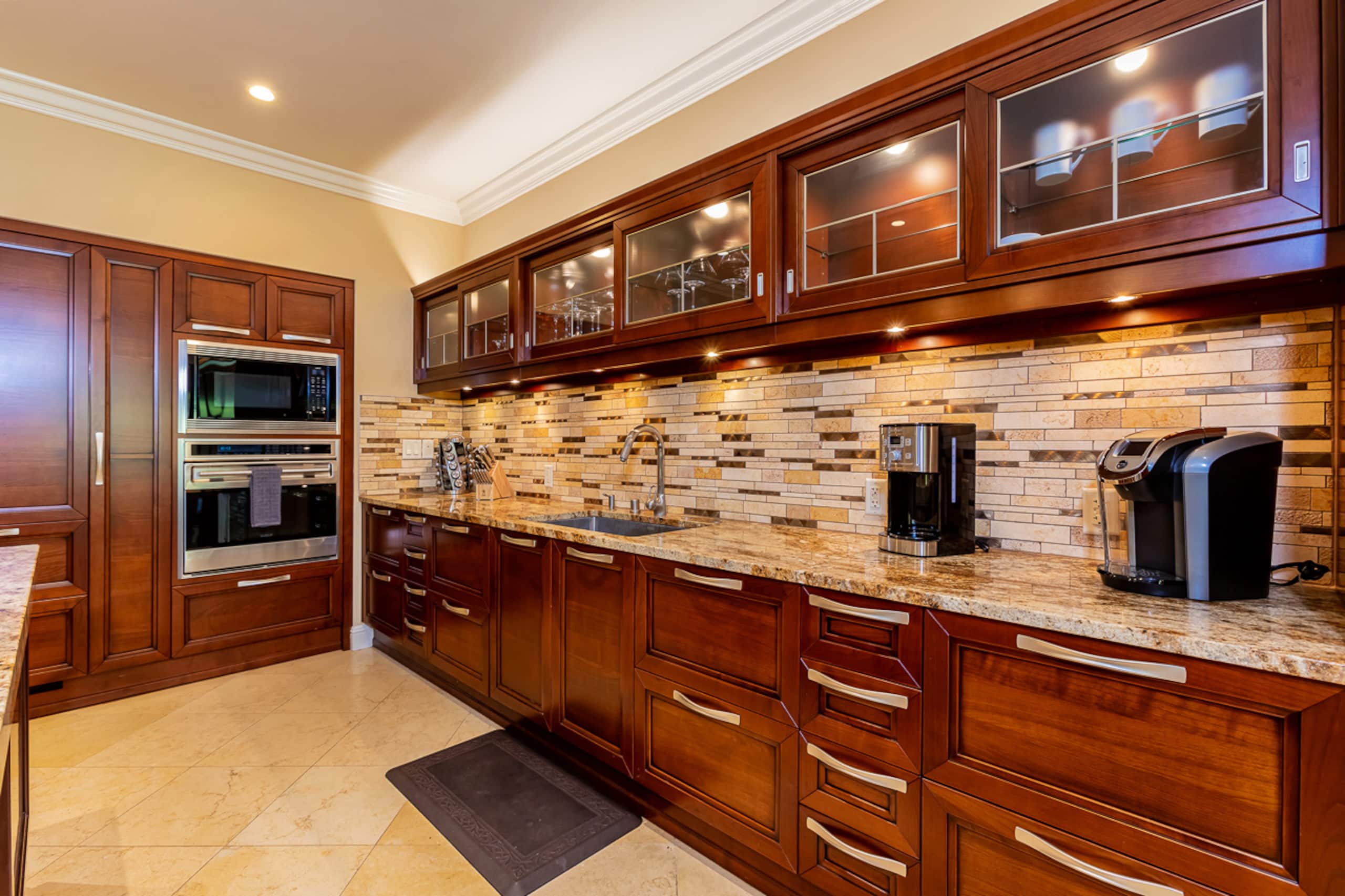 Villa in Kihei · ★4.96 · 3 bedrooms · 5 beds · 3.5 baths - Image 11