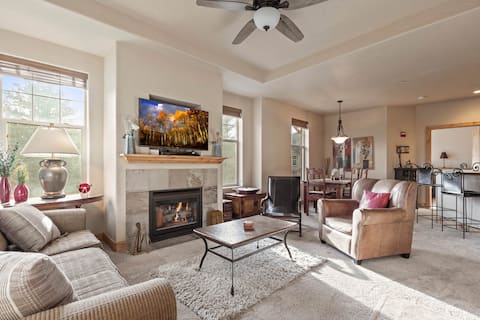 Mtn View| King Bed| Sleeps 7| Moose Mgt 1678C