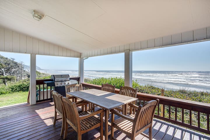 Ocean Front! Hot Tub! Dogs Ok!~ Sunset Beach House - Yachats, OR
