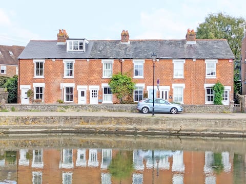 Compass Cottage , Emsworth