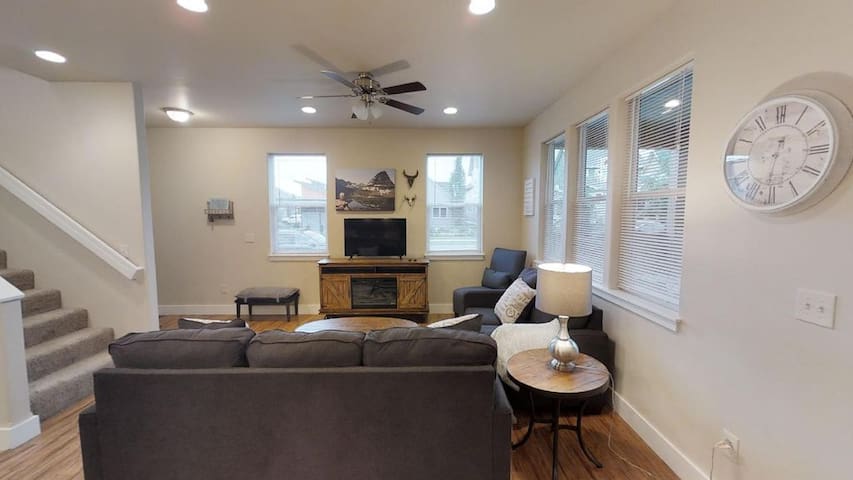Bozone Bliss (KING Bed) Steps from Lake! gallery image 5