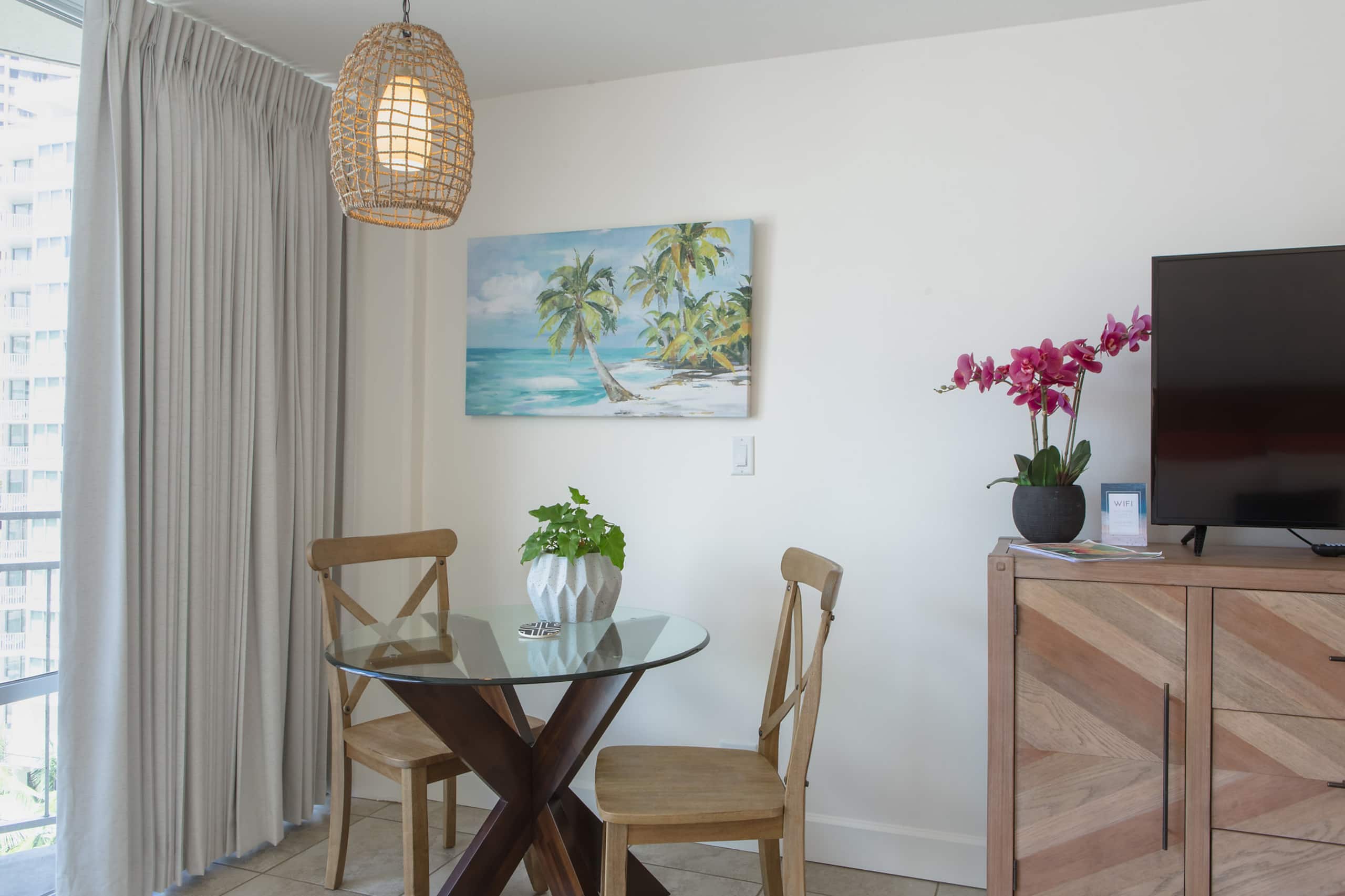 Condo in Honolulu · ★4.8 · Studio · 1 bed · 1 bath - Image 4