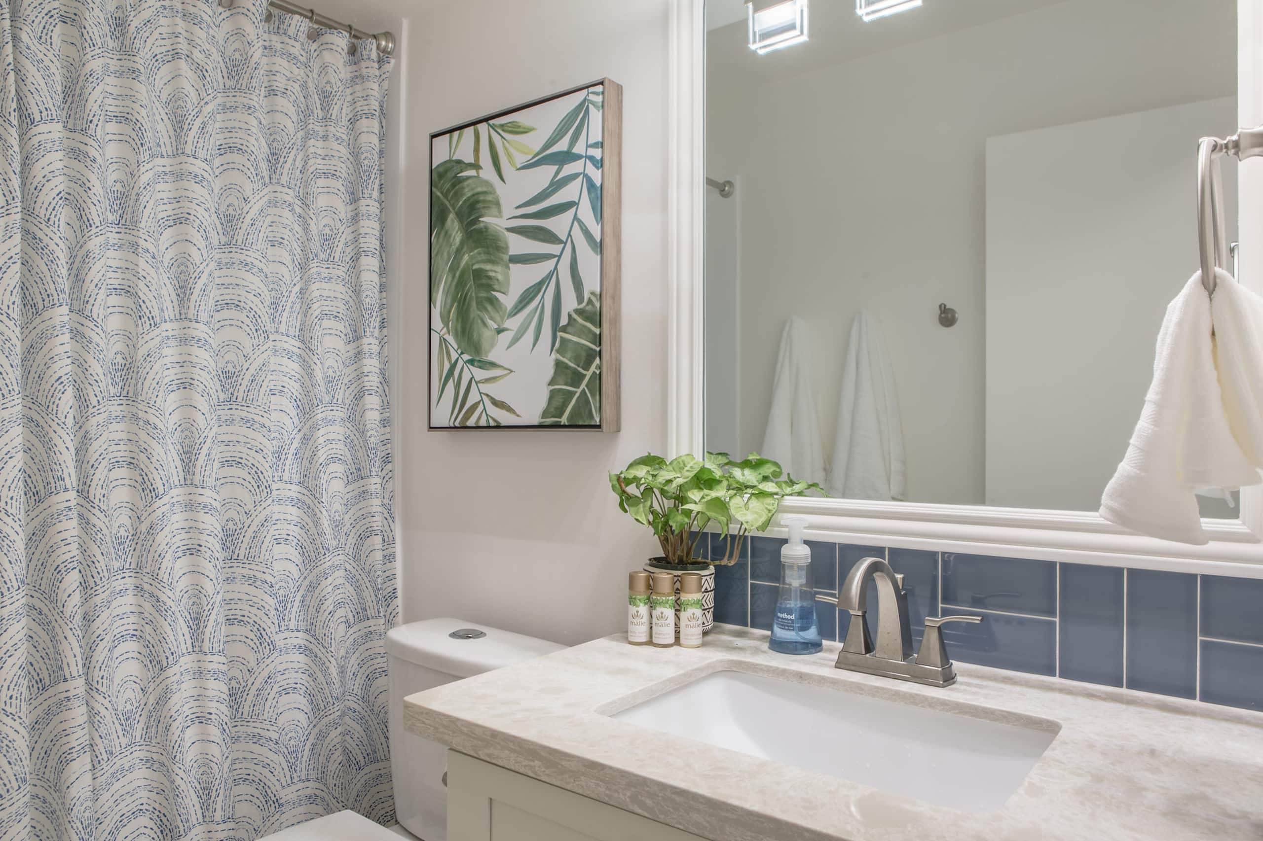 Condo in Honolulu · ★4.8 · Studio · 1 bed · 1 bath - Image 5
