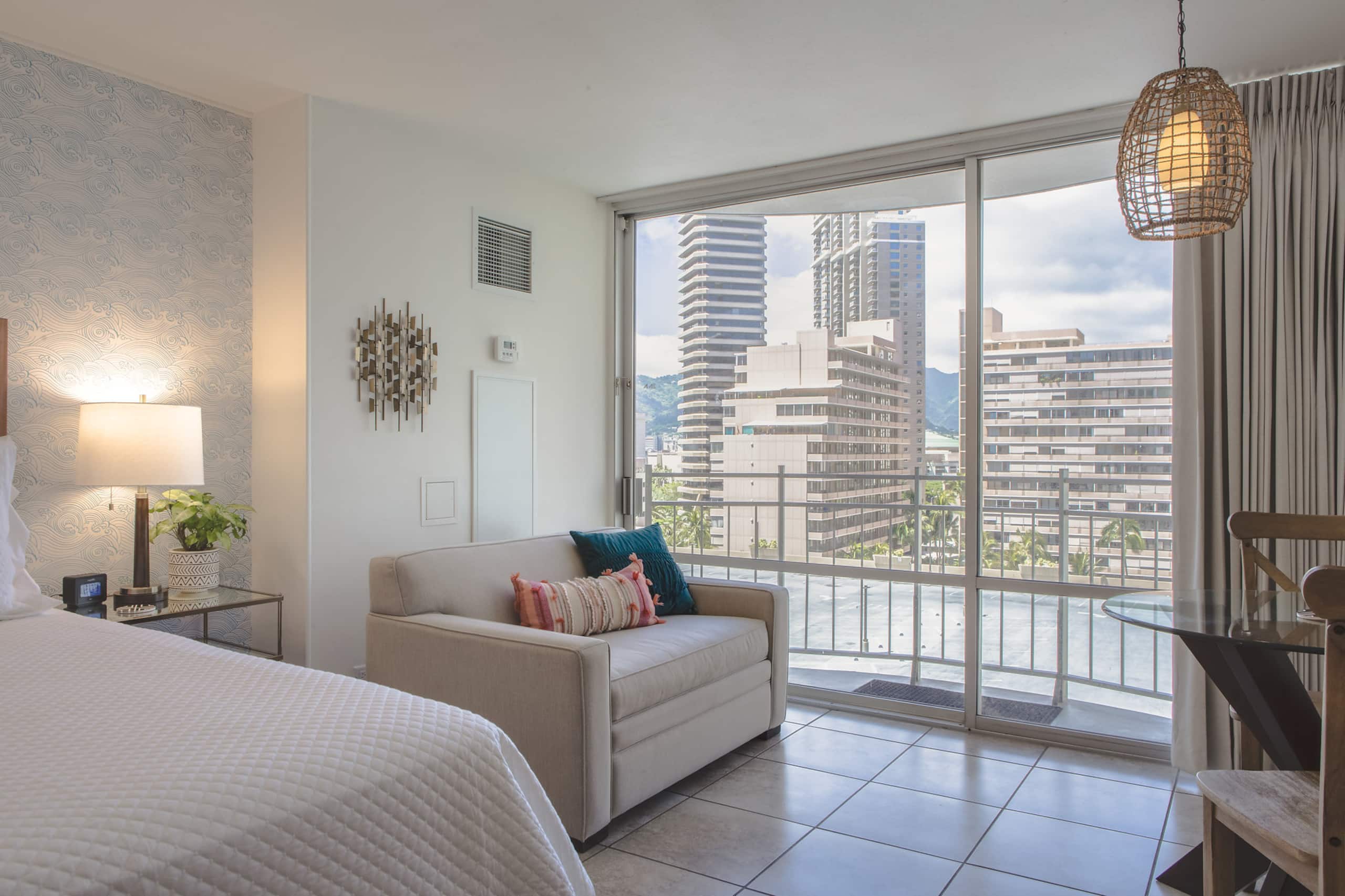 Condo in Honolulu · ★4.8 · Studio · 1 bed · 1 bath - Image 8