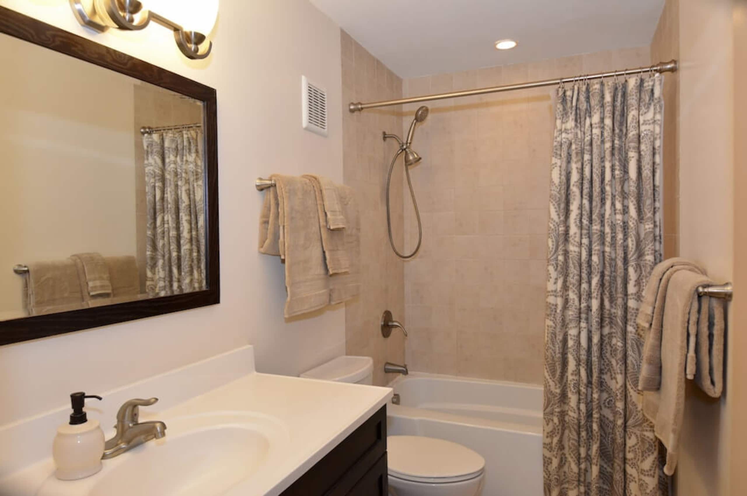 Townhouse in Princeville · ★4.82 · 3 bedrooms · 4 beds · 2 private baths - Image 13