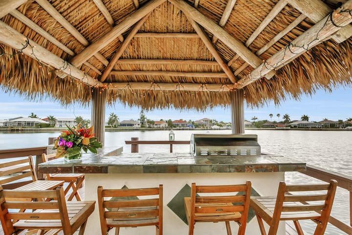 Water View 4/2 Pool House With Tiki Bar - Marco Island, FL
