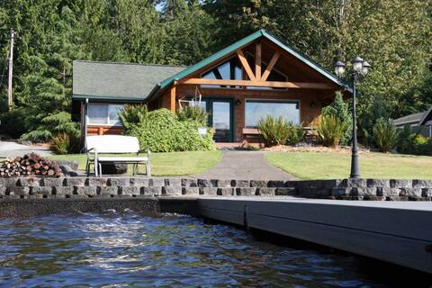 *Lakeside Log Cabin!* Blessings & Memories Abound!