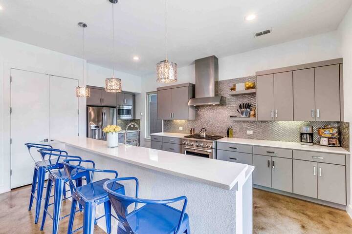 Modern Comfort in Lower Greenville! gallery image 4