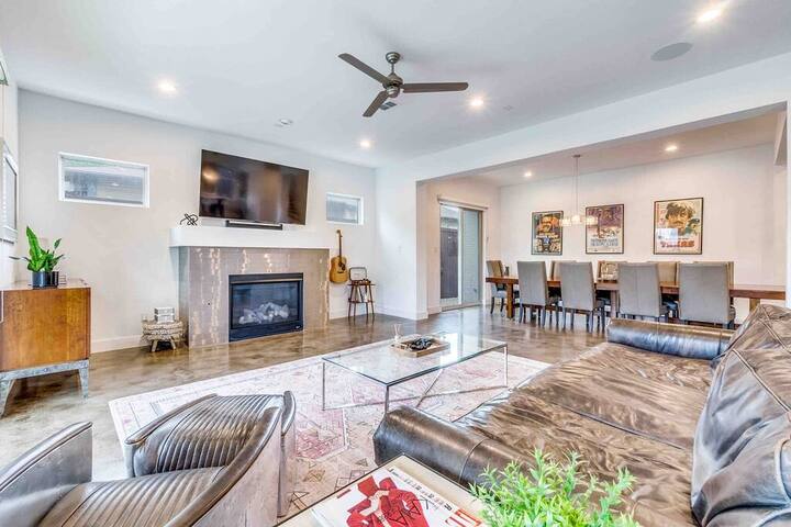 Modern Comfort in Lower Greenville! gallery image 2