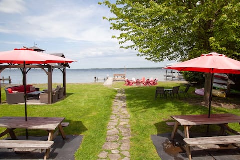 Break Away • Hot Tub, Lake Access & Game Rooms