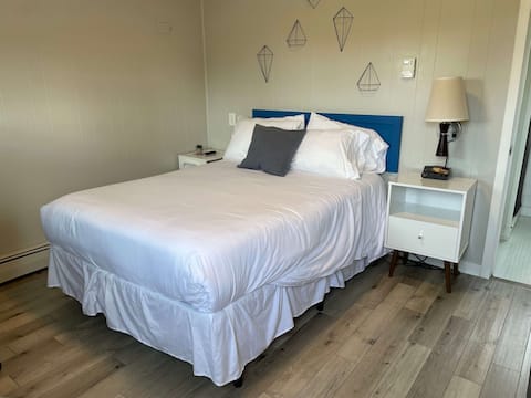 Full Bed 106 - Sleeps 2