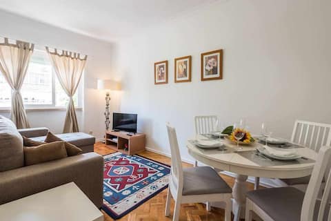 Lisbon Comfortable 2 bedroom apartment wth balcony