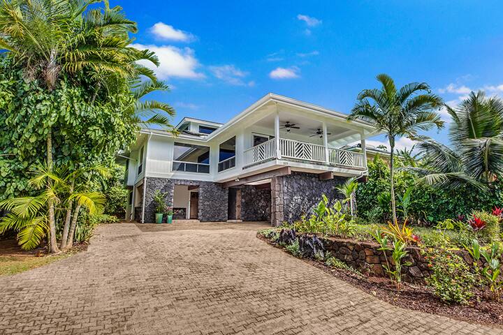 3 Bed/3 Bath | Ocean Views | Near The Beach gallery image 3