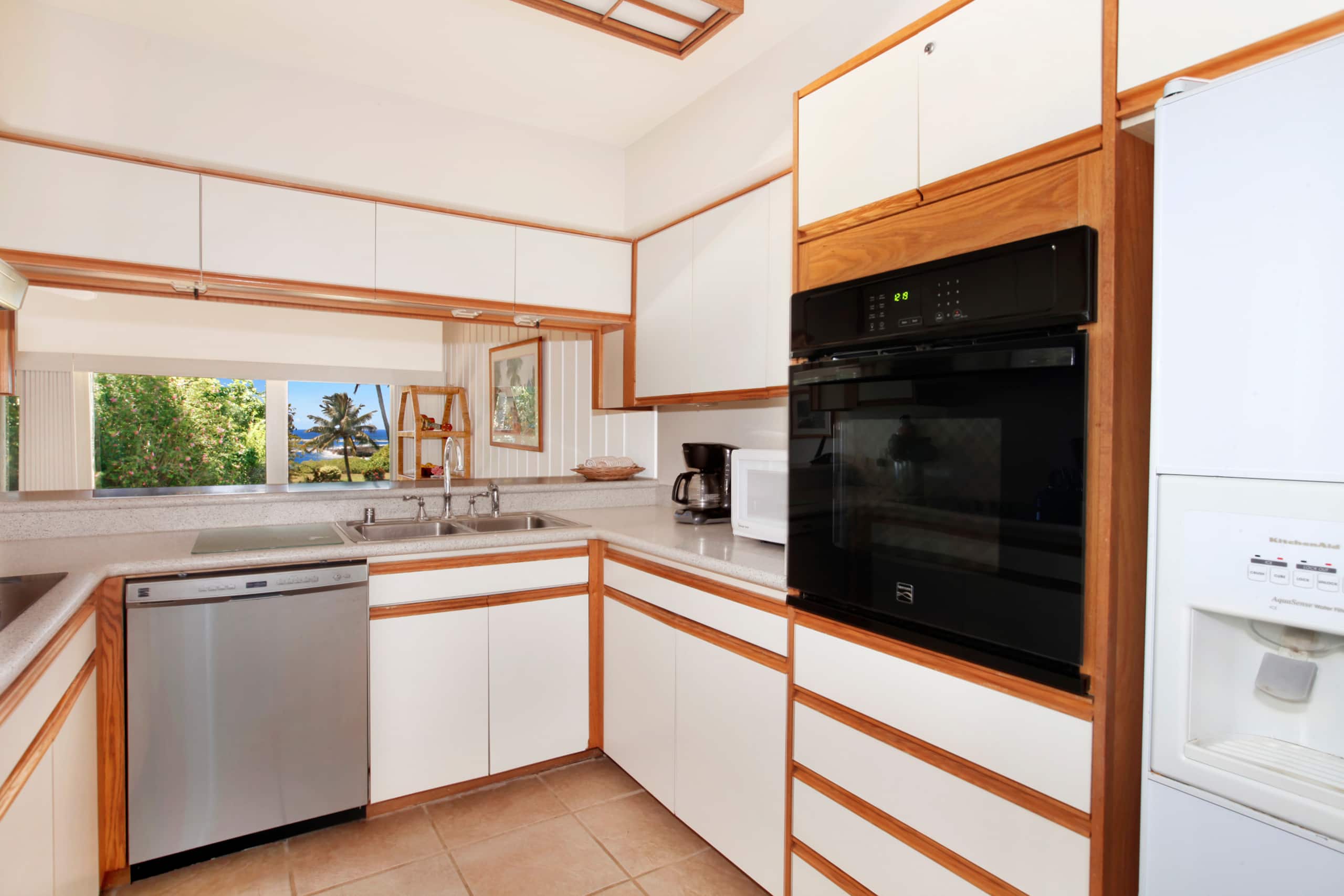 Condo in Poipu · ★4.57 · 1 bedroom · 3 beds · 1.5 baths - Image 12