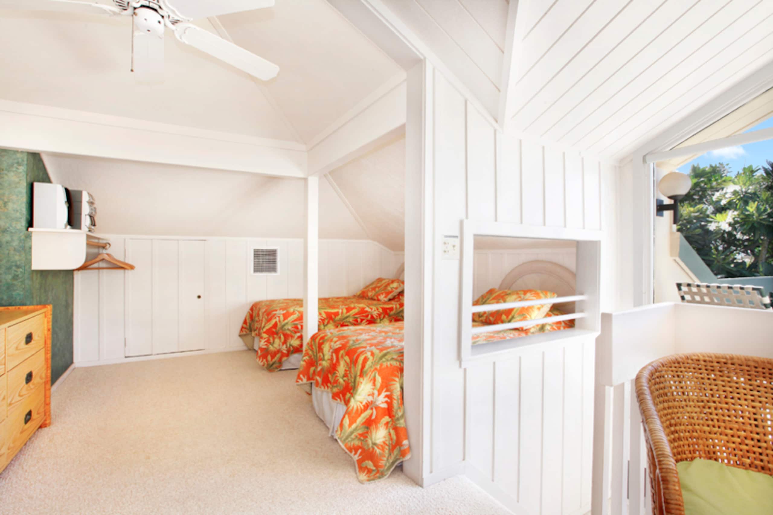 Condo in Poipu · ★4.57 · 1 bedroom · 3 beds · 1.5 baths - Image 16