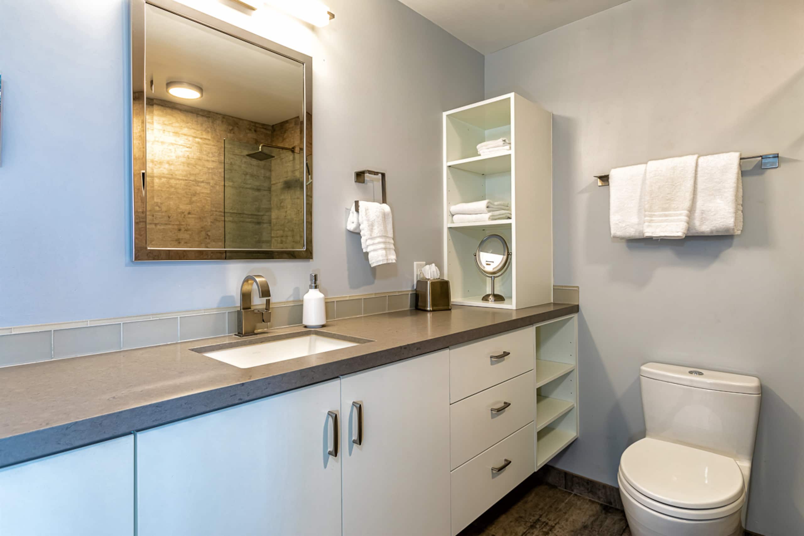 Condo in Kihei · ★4.91 · 1 bedroom · 2 beds · 2 baths - Image 21