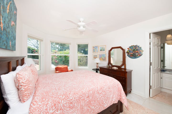 Chambre 5 avec lit Queen