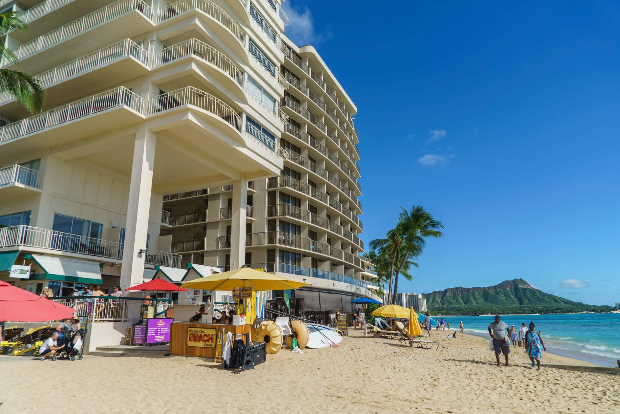 Condo in Honolulu · ★4.5 · 1 bedroom · 2 beds · 1 shared bath - Image 7