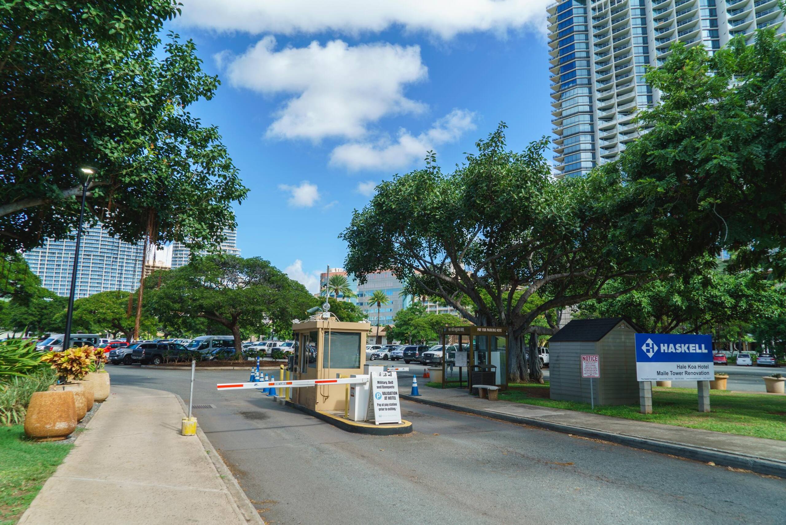 Condo in Honolulu · ★4.5 · 1 bedroom · 2 beds · 1 shared bath - Image 10