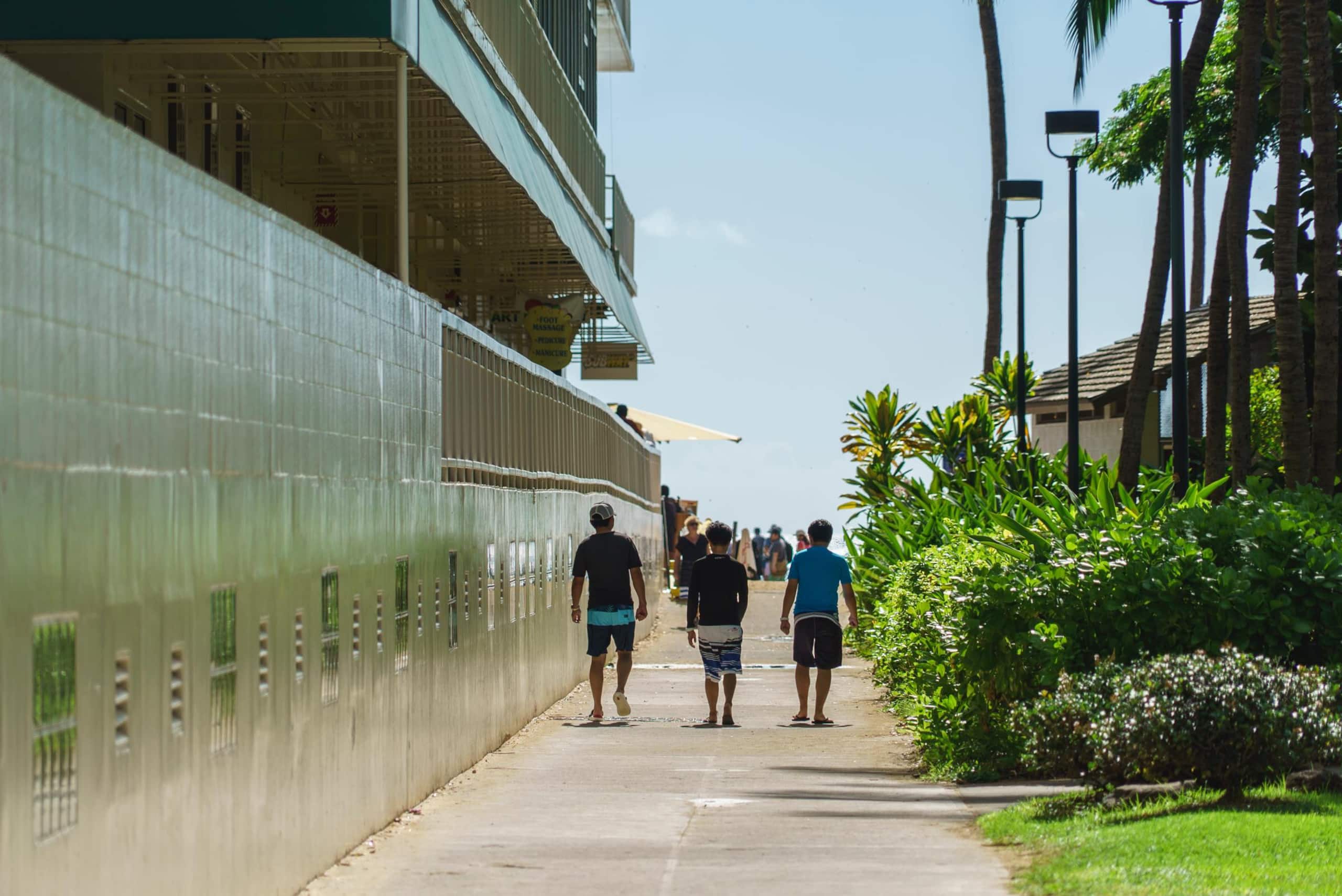 Condo in Honolulu · ★4.5 · 1 bedroom · 2 beds · 1 shared bath - Image 14