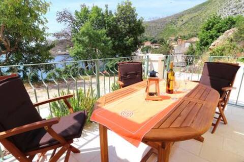 Apartments Seafront Silence - Studio Apartment with Terrace and Sea View