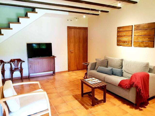 Masía restaurada con piscina privada-28 pax gallery image 3