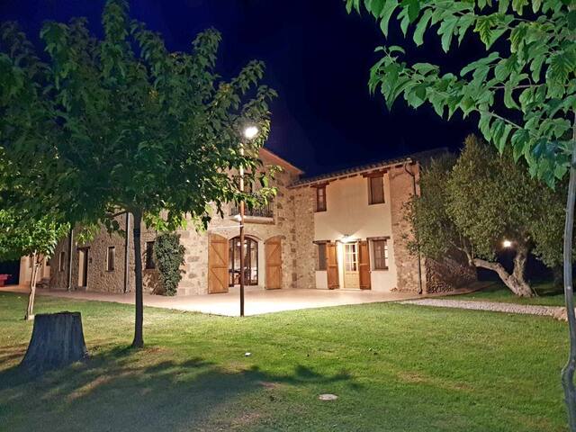 Masía restaurada con piscina privada-28 pax gallery image 4