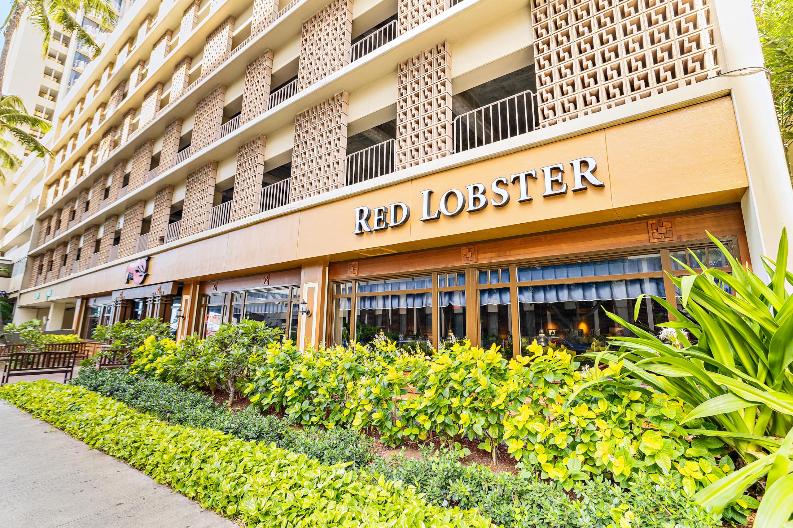 1BR Ilikai Marina Ocean View 5 Star Location - Image 21