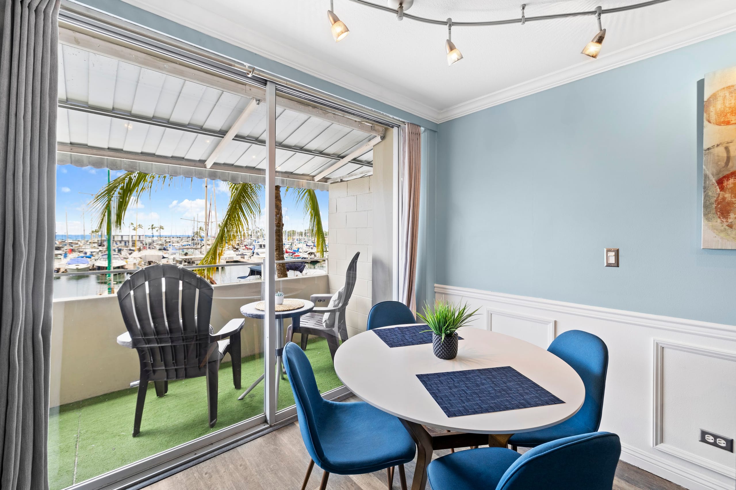 1BR Ilikai Marina Ocean View 5 Star Location - Image 9