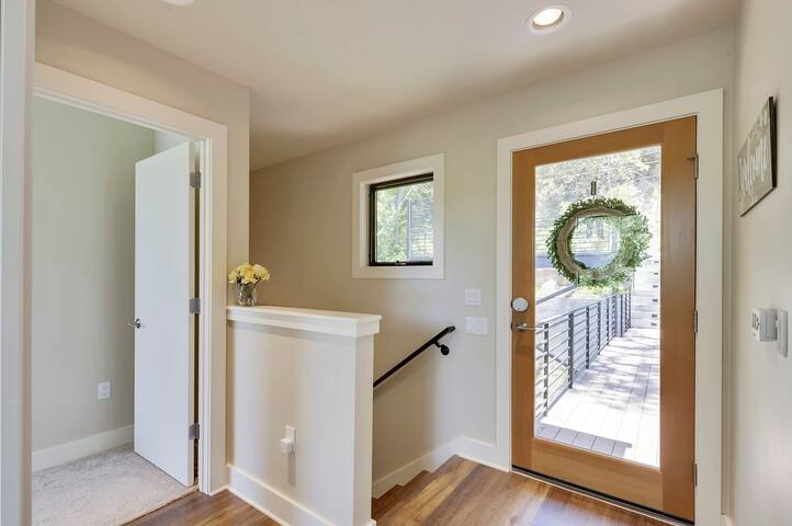 Austin Luxury: Waterfront Living & City Access gallery image 5