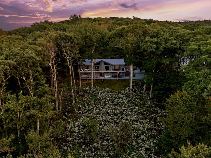 4br Home: Hot Tub, Sauna, Game Room, Views - Boone, NC
