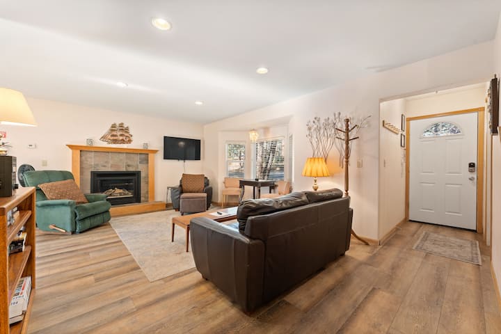 Pine Haven | Pet Friendly, Fenced Yard | Coh0887 - South Lake Tahoe, CA