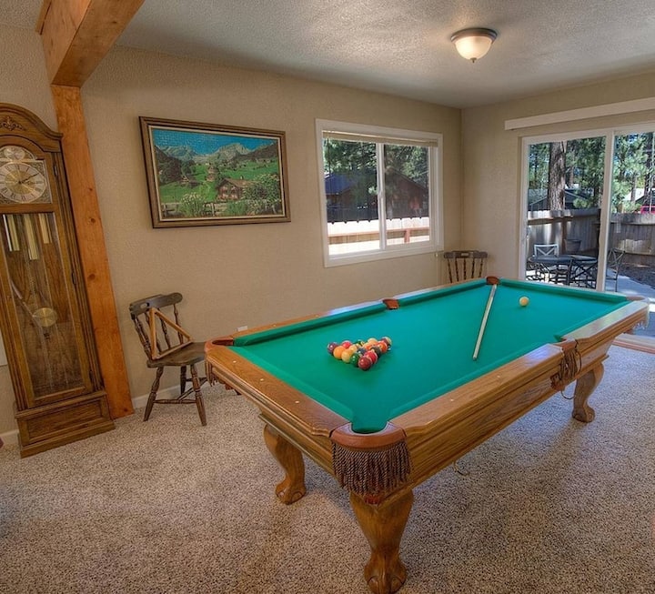 Corner Pocket Chalet | Pool Table | Backyard | Bbq - South Lake Tahoe, CA
