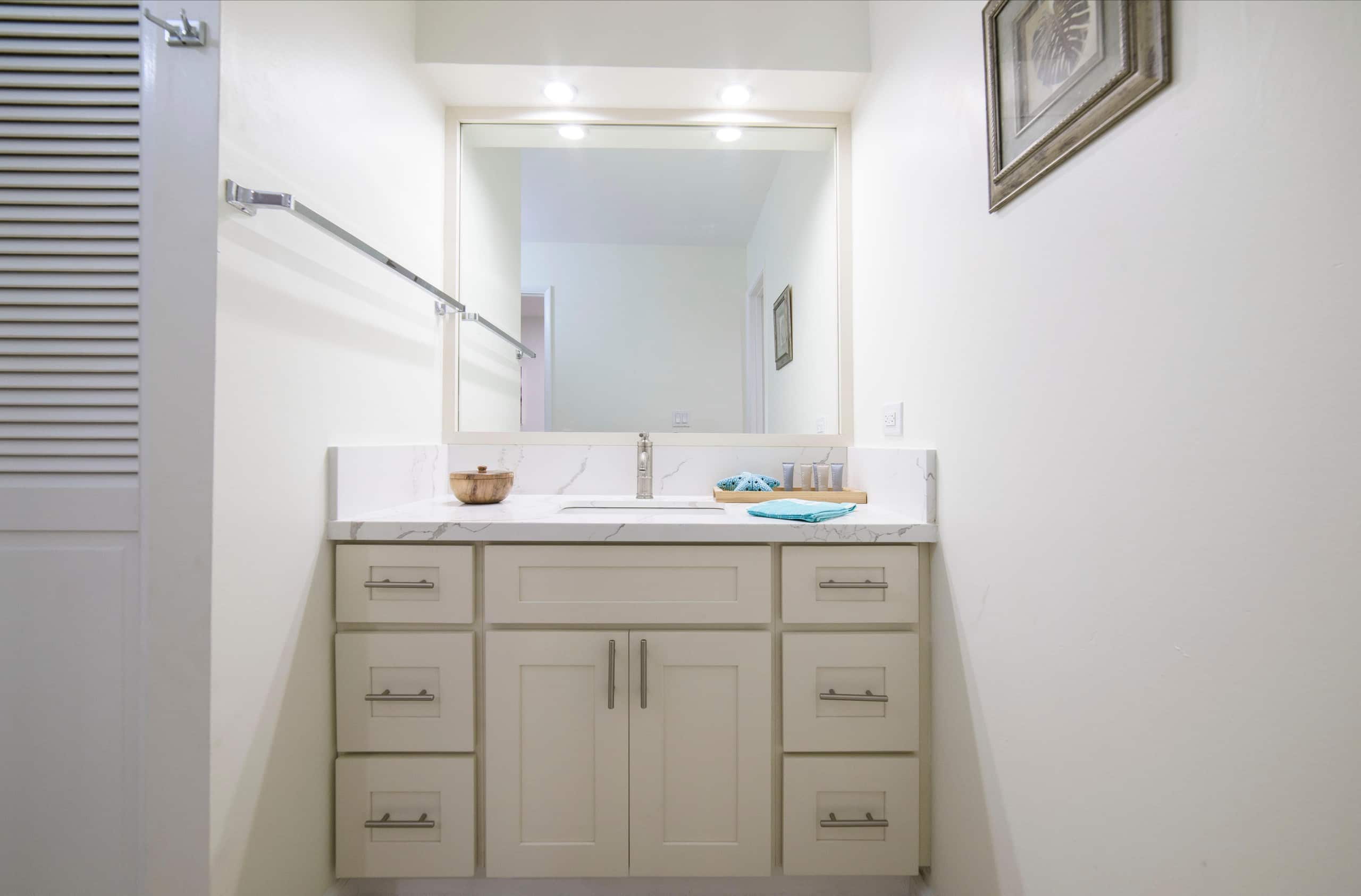 Condo in Lahaina · ★4.78 · 1 bedroom · 2 beds · 2 private baths - Image 13