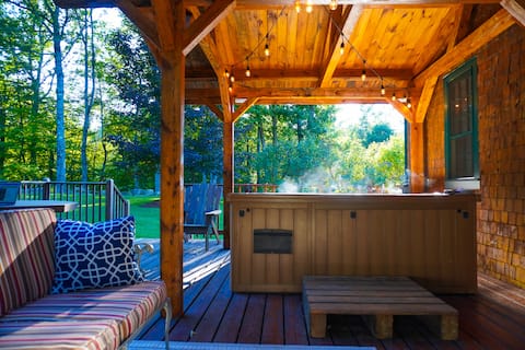 The Central Escape- Hot tub, Spacious, Squam Lake