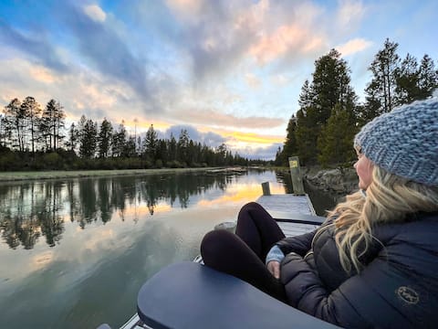 Riverfront Dock HotTub Dock Sleep30 DiscGolf