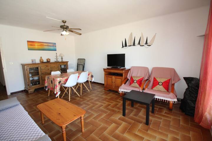 moré i 1 drta – apartment with seaviews at the b gallery image 5