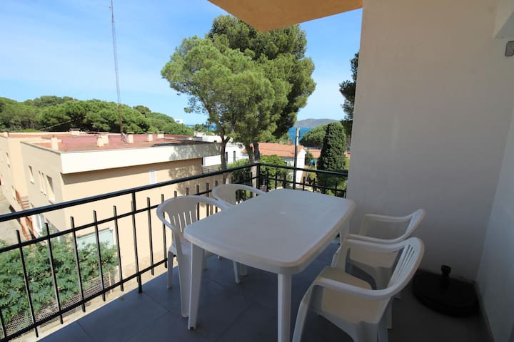 moré i 1 drta – apartment with seaviews at the b