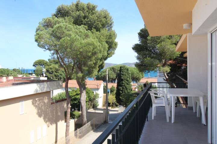 moré i 1 drta – apartment with seaviews at the b gallery image 3