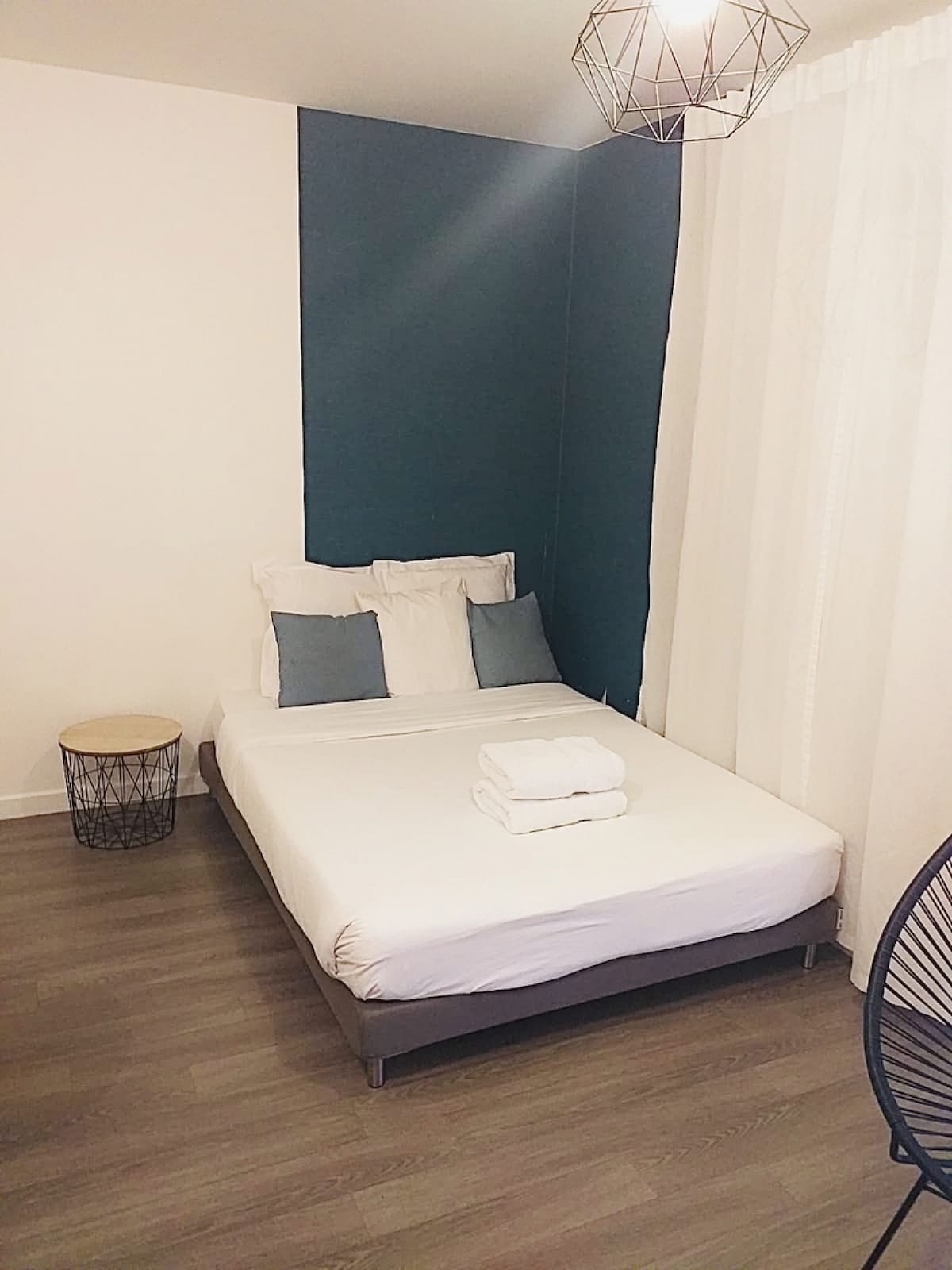 Top performing Airbnb: Pro Rental - Comfort Studios/Free Parking in Villepinte