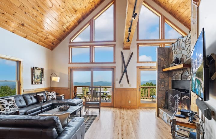 Beech Mountain 6br Retreat! Pool Table, Shuffleboard, 3 Master Suites & Panoramic Views - Beech Mountain, NC