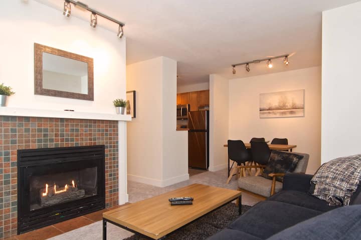 Private + Cozy Townhouse Unit. Free Parking, - Whistler